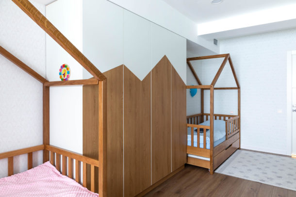 Шкаф распашной в детскую комнату и мебель для раздельного рабочего места по индивидуальным размерам - myhome.md